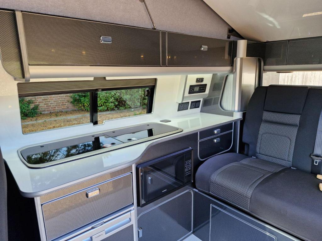 VOLKSWAGEN CAMPERVAN