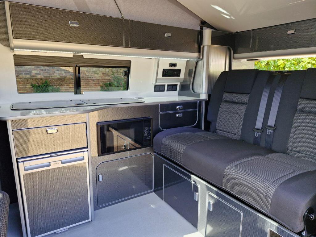 VOLKSWAGEN CAMPERVAN
