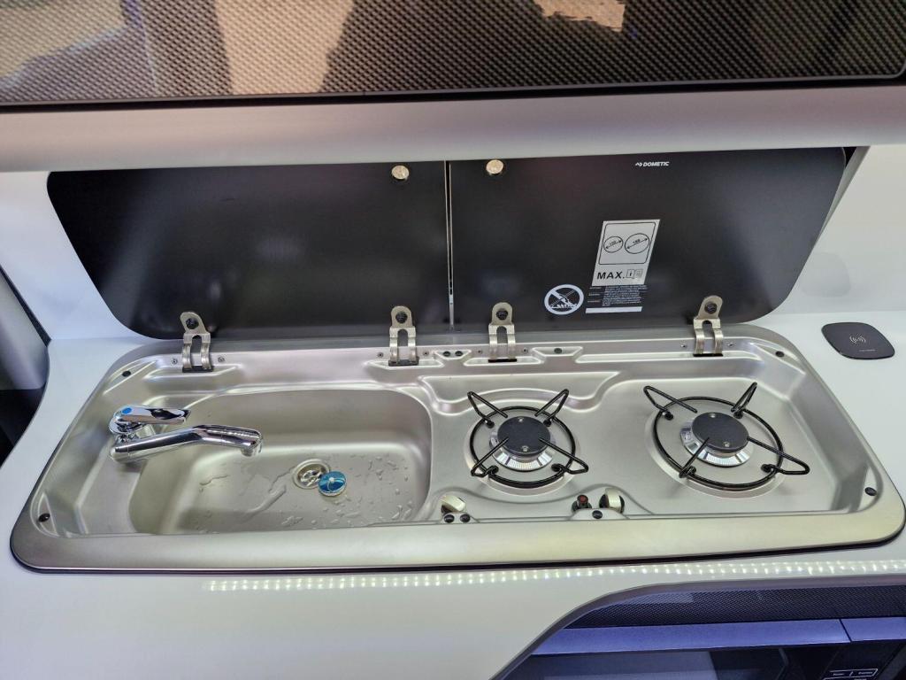 VOLKSWAGEN CAMPERVAN