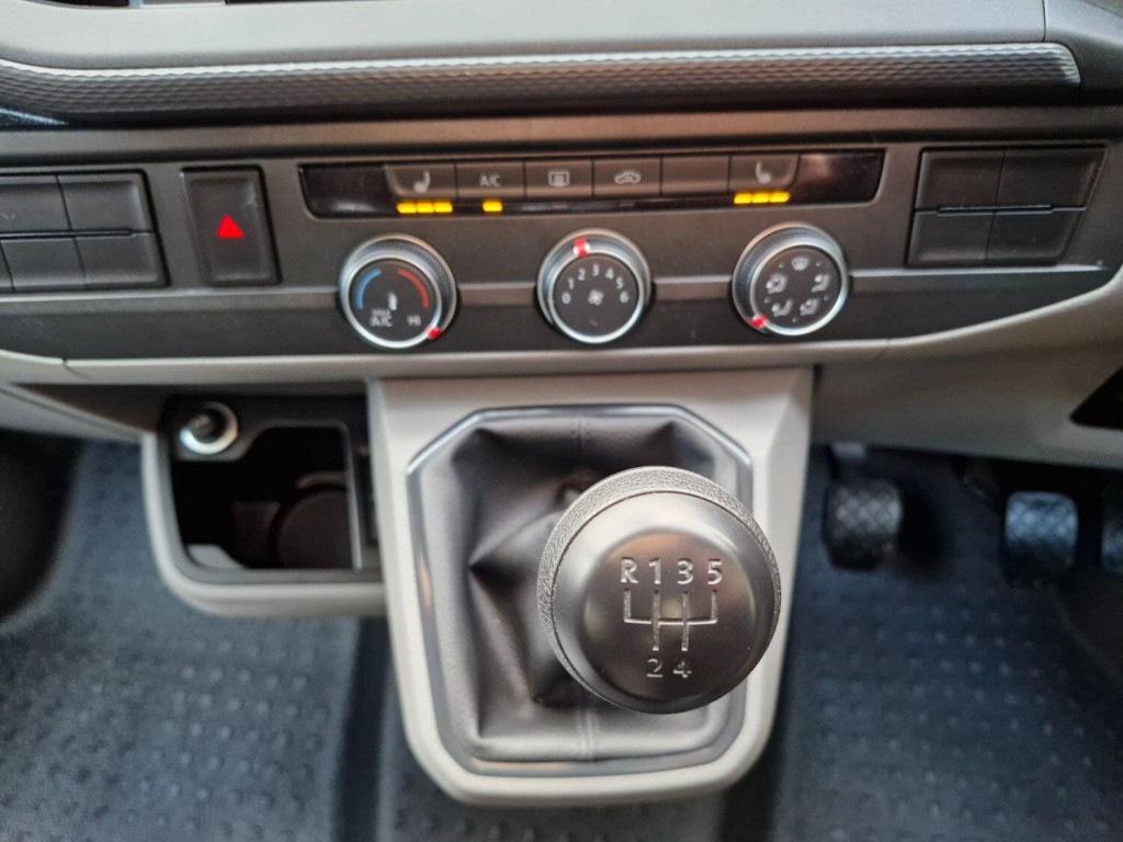 VOLKSWAGEN CAMPERVAN