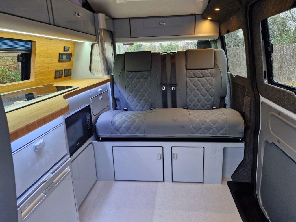 VOLKSWAGEN CAMPERVAN