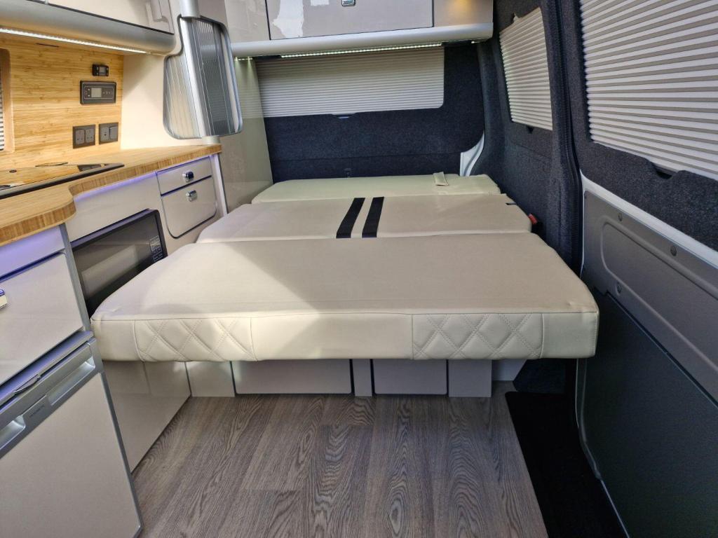VOLKSWAGEN CAMPERVAN