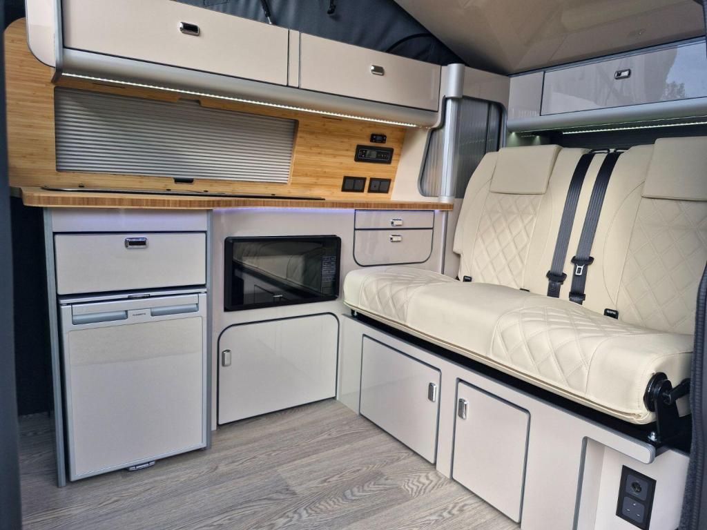VOLKSWAGEN CAMPERVAN