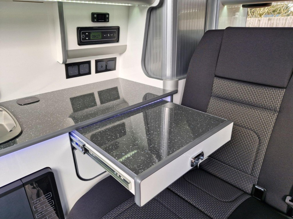 VOLKSWAGEN CAMPERVAN