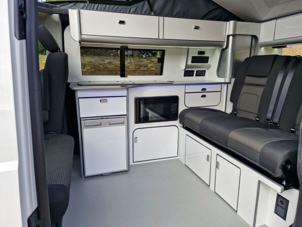 VOLKSWAGEN CAMPERVAN