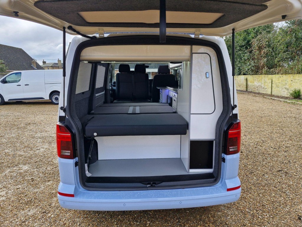 VOLKSWAGEN CAMPERVAN