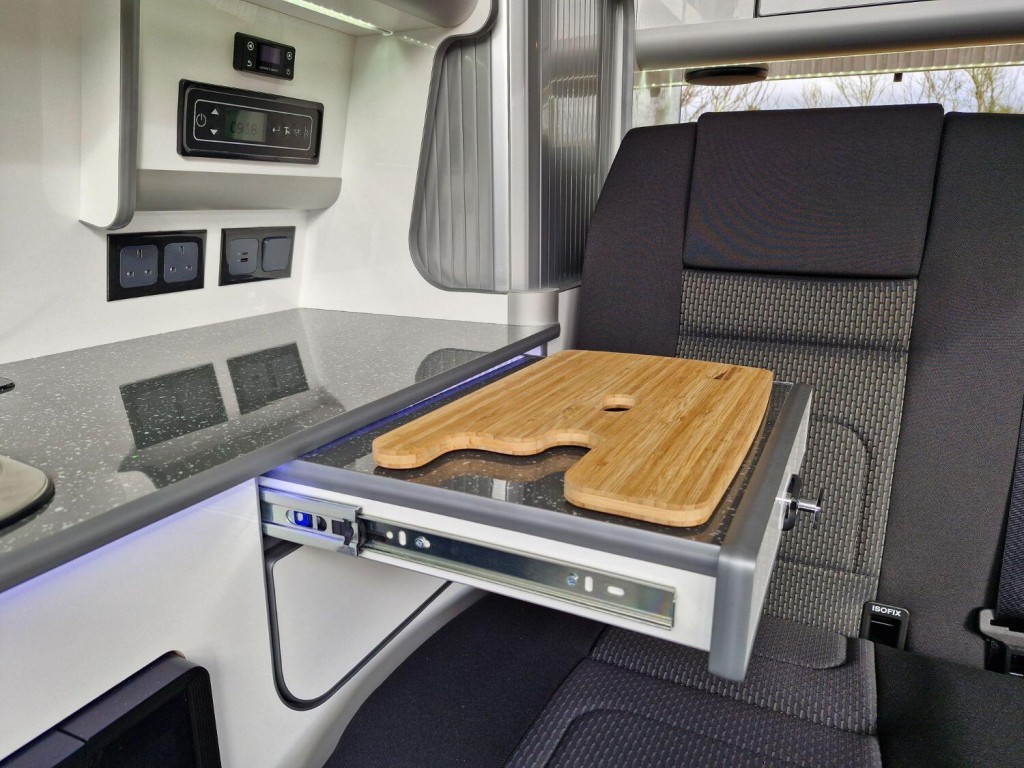 VOLKSWAGEN CAMPERVAN