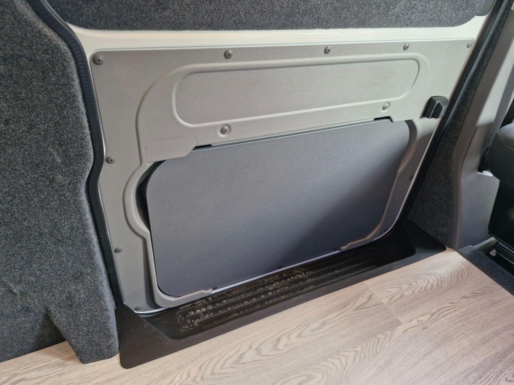 VOLKSWAGEN CAMPERVAN