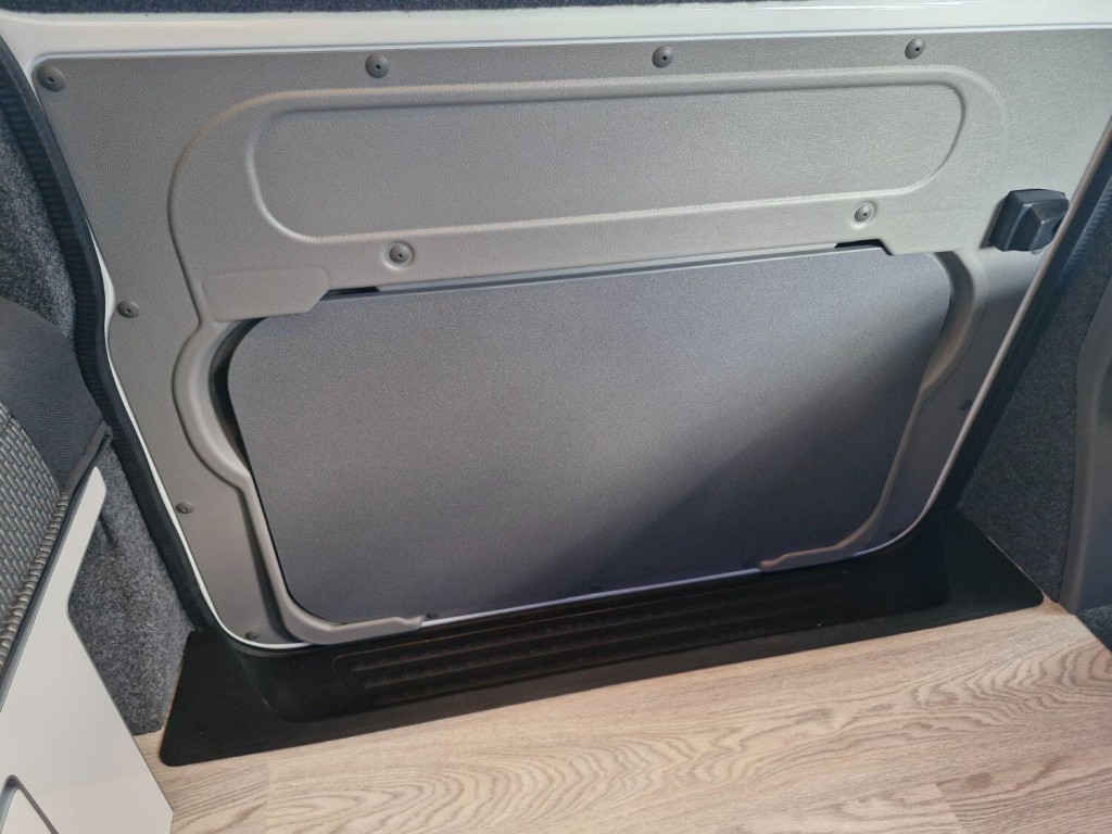 VOLKSWAGEN CAMPERVAN