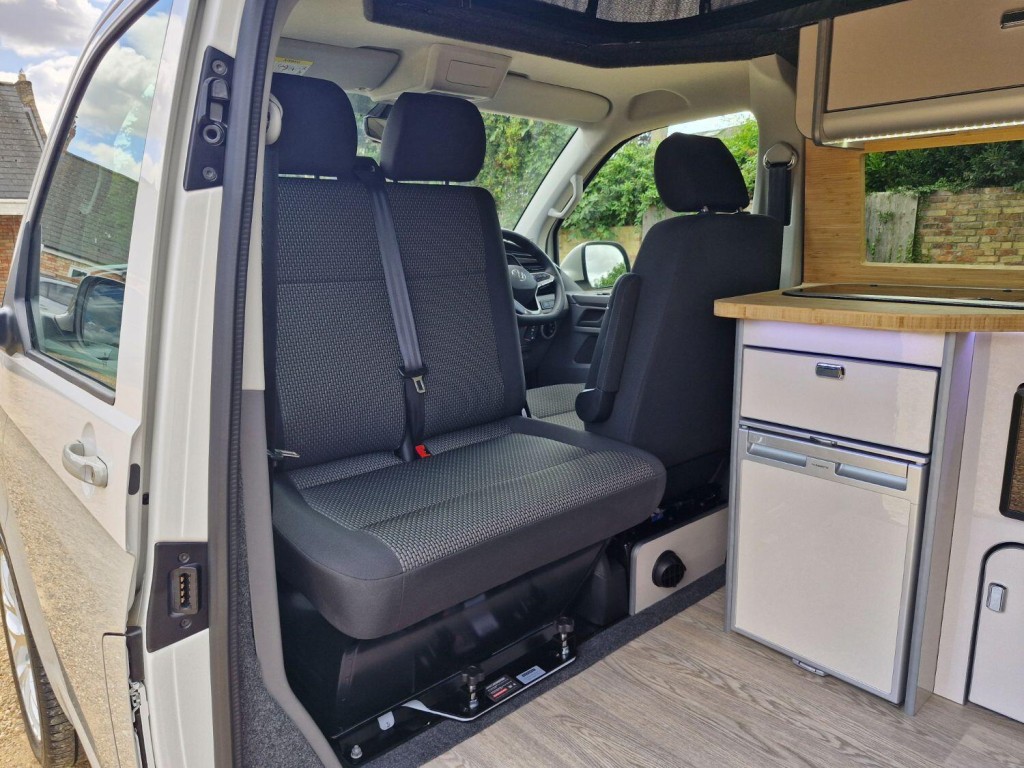 VOLKSWAGEN CAMPERVAN