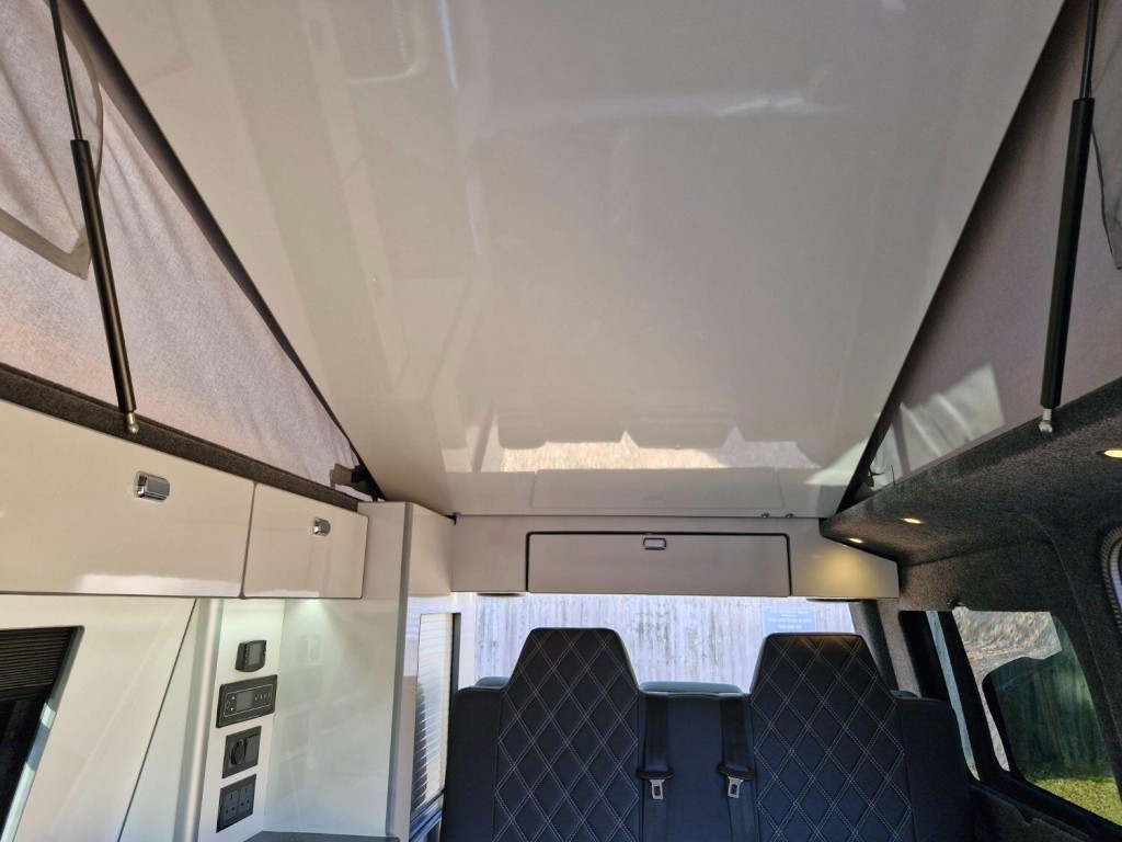 VOLKSWAGEN CAMPERVAN