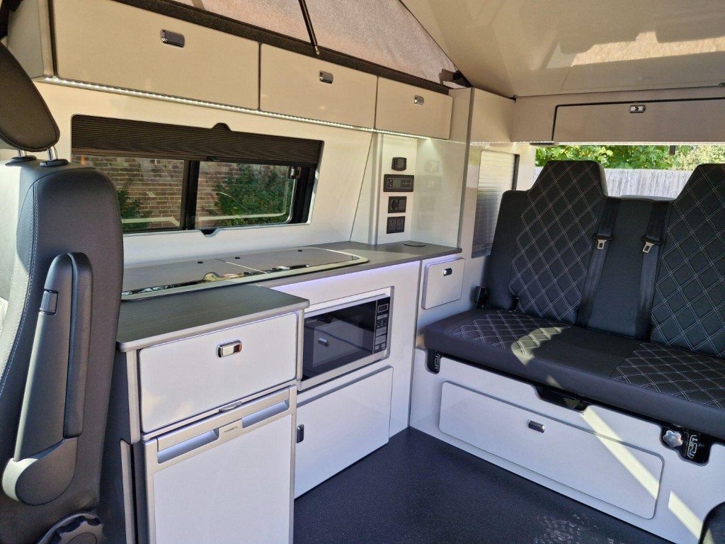 VOLKSWAGEN CAMPERVAN