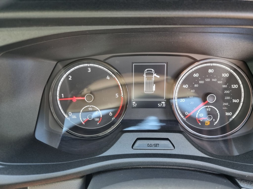 VOLKSWAGEN TRANSPORTER KOMBI