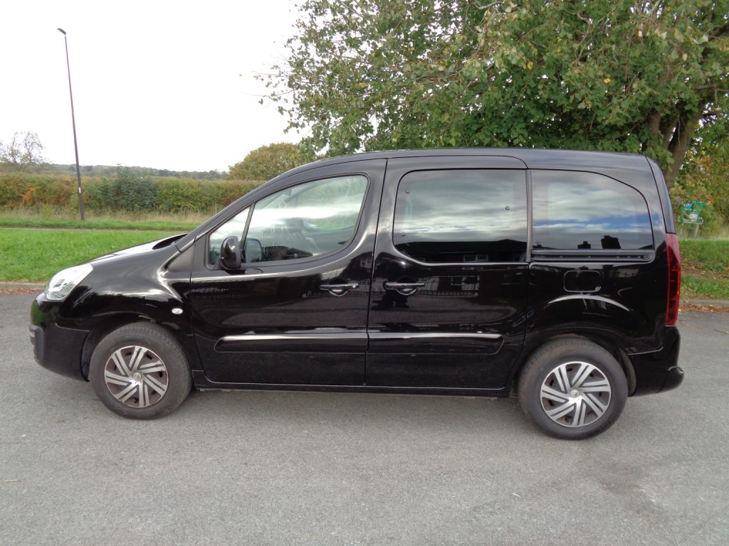 View CITROEN BERLINGO 1.2 PureTech Feel