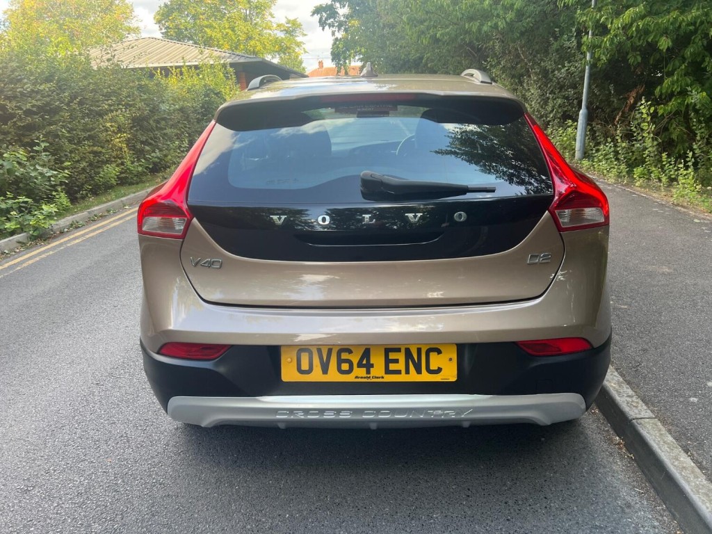 View VOLVO V40 CROSS COUNTRY 1.6 D2 Lux