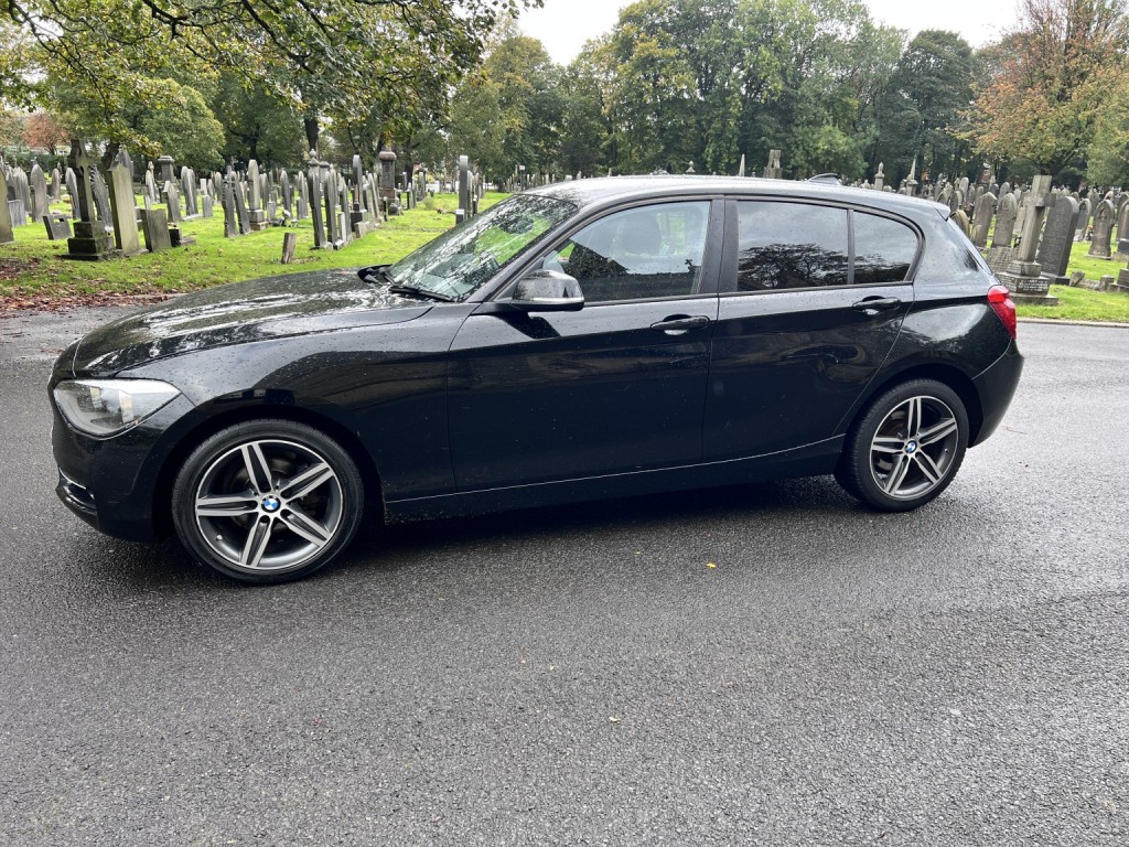 BMW 1 SERIES