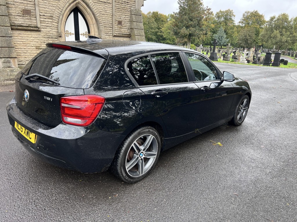 BMW 1 SERIES