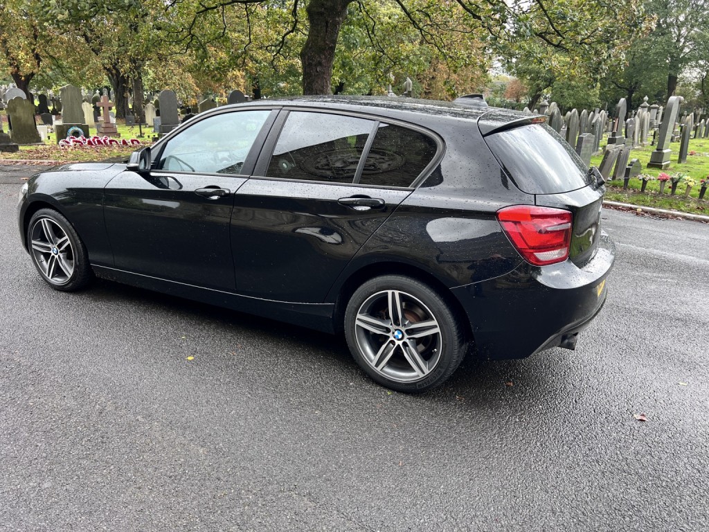 BMW 1 SERIES