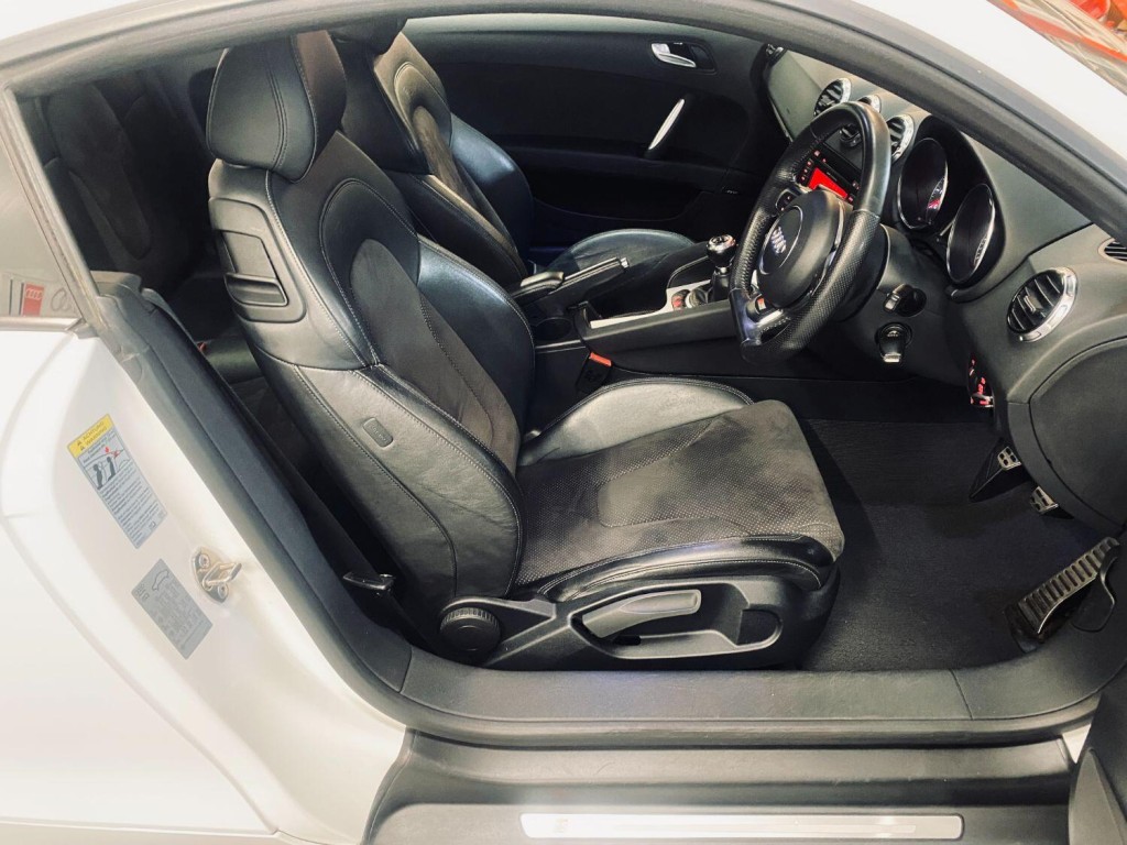 AUDI TT