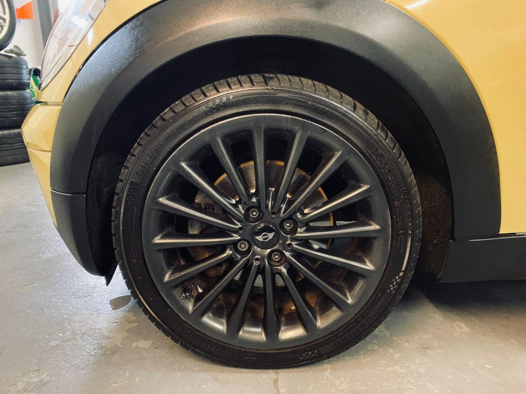 MINI HATCH