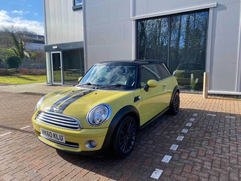 MINI HATCH