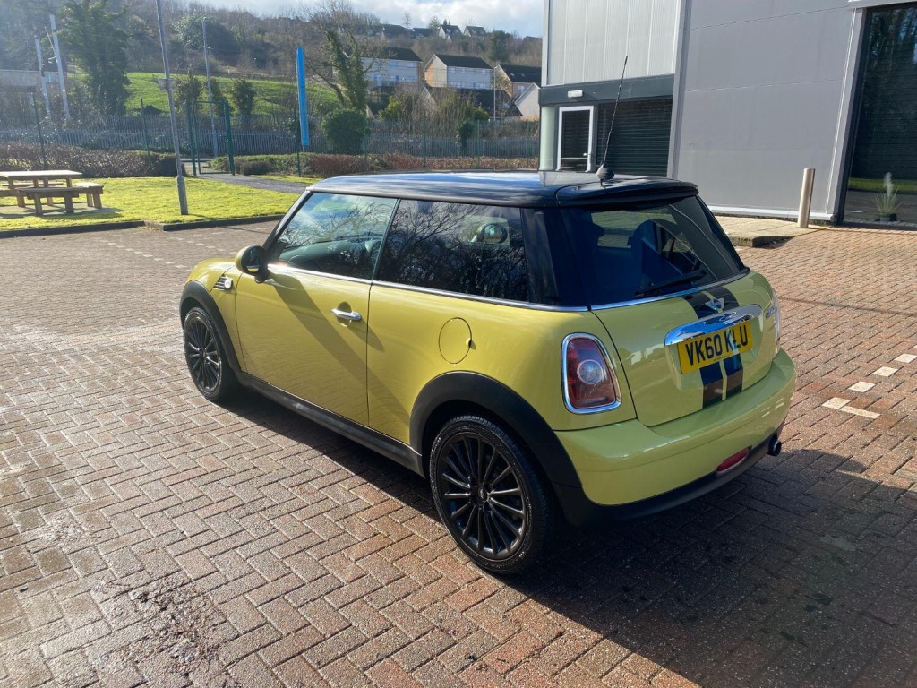 MINI HATCH