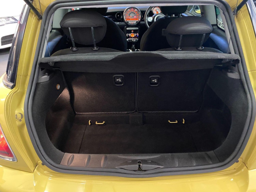 MINI HATCH