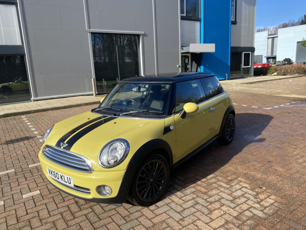 MINI HATCH