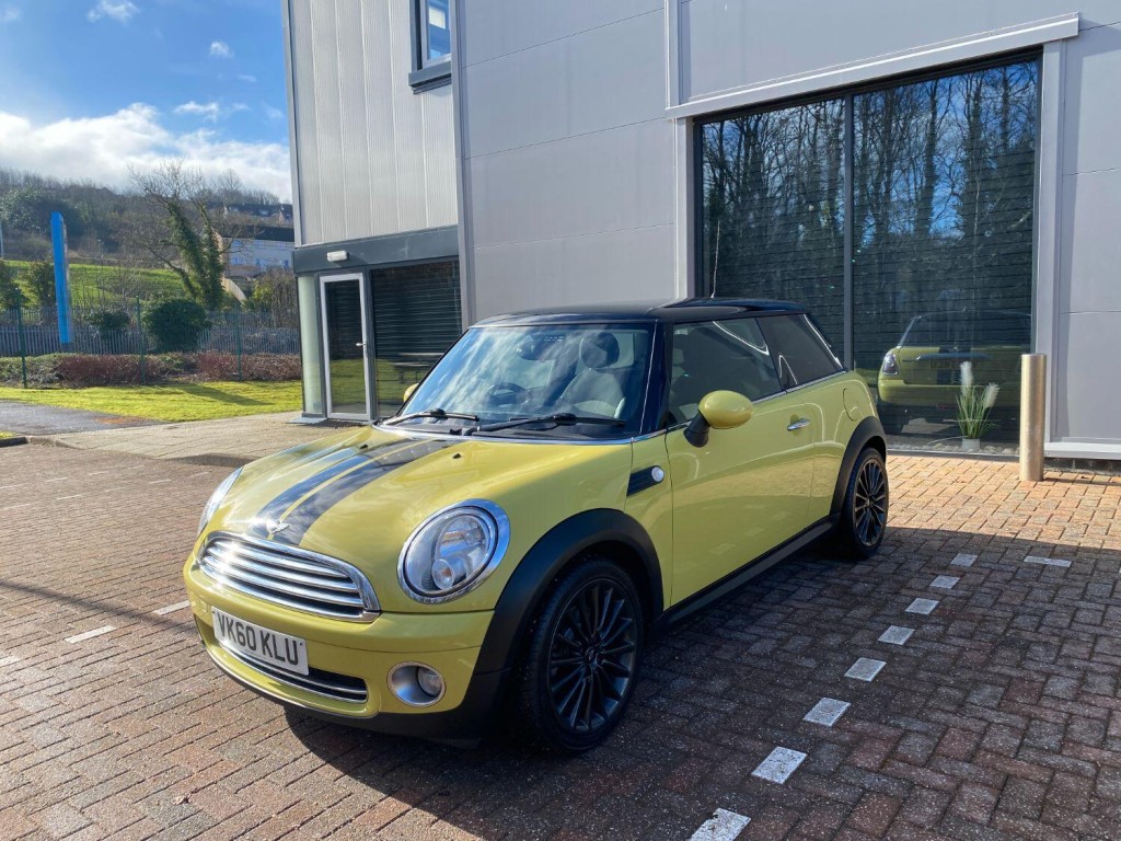 MINI HATCH