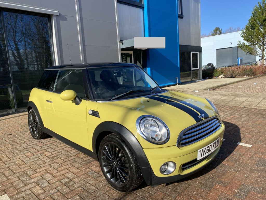MINI HATCH