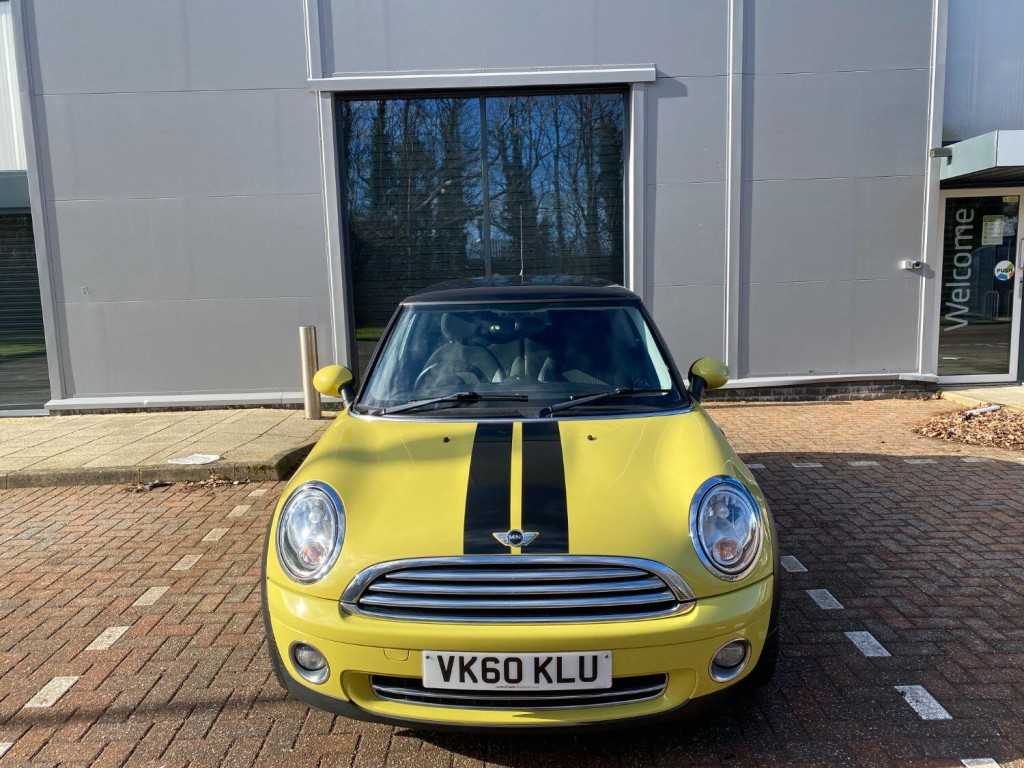 MINI HATCH