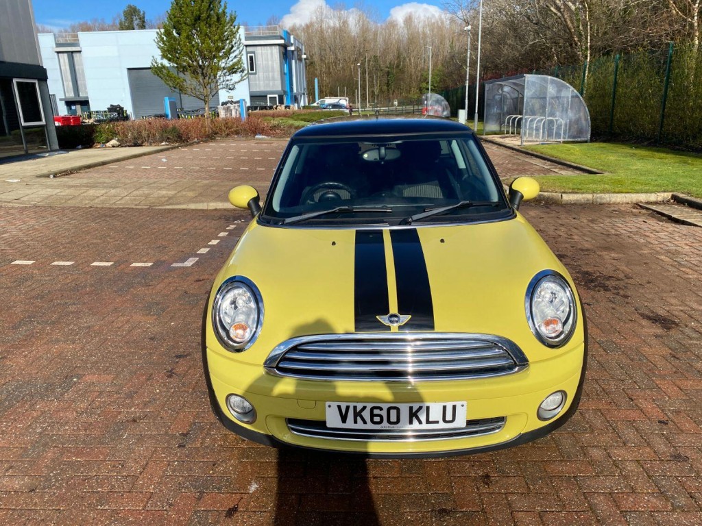 MINI HATCH