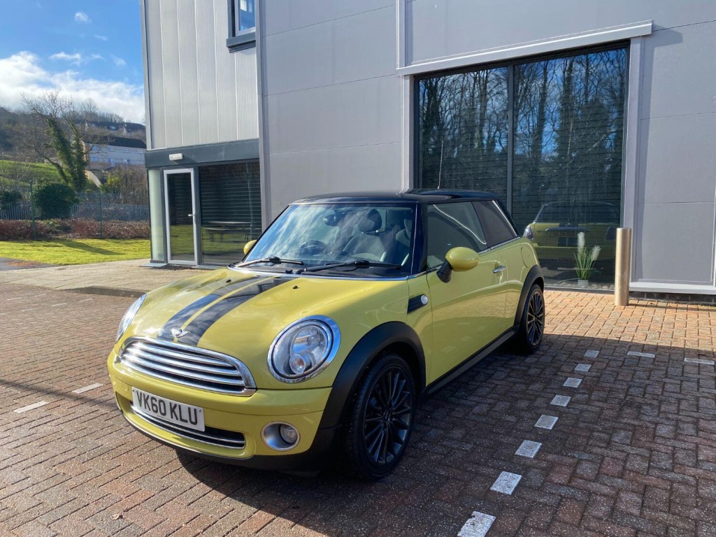 MINI HATCH