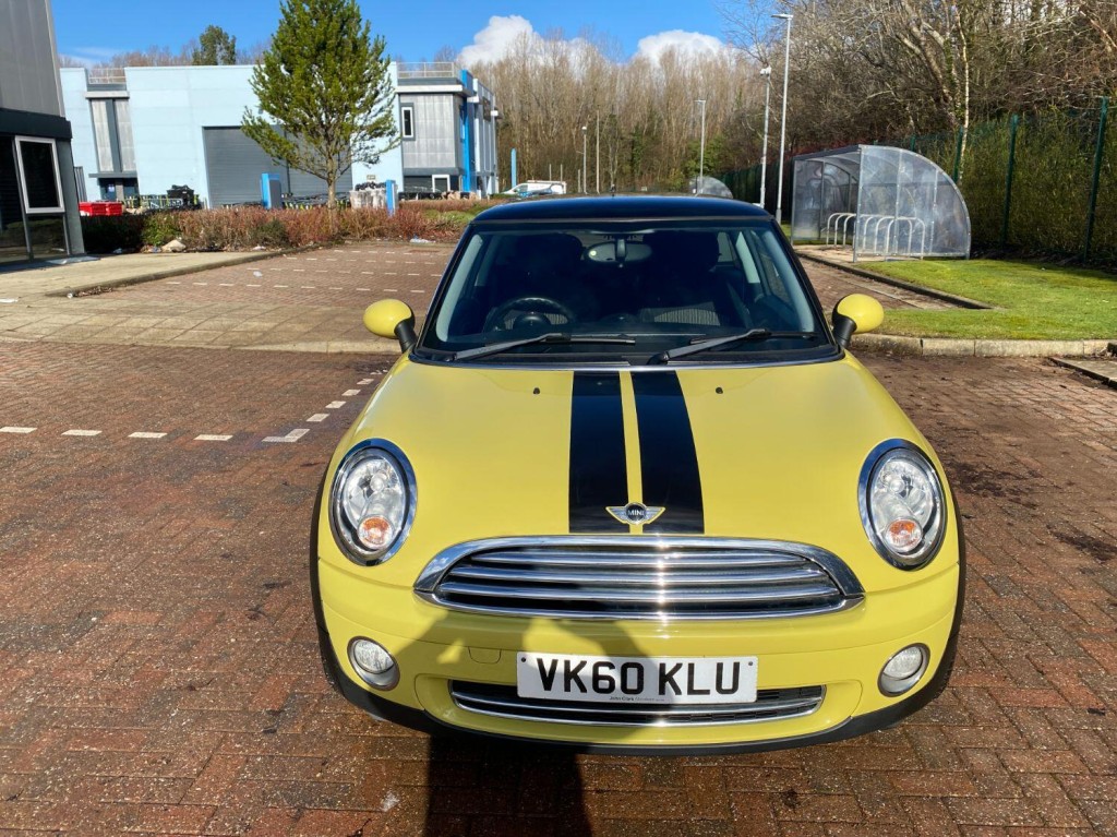 MINI HATCH