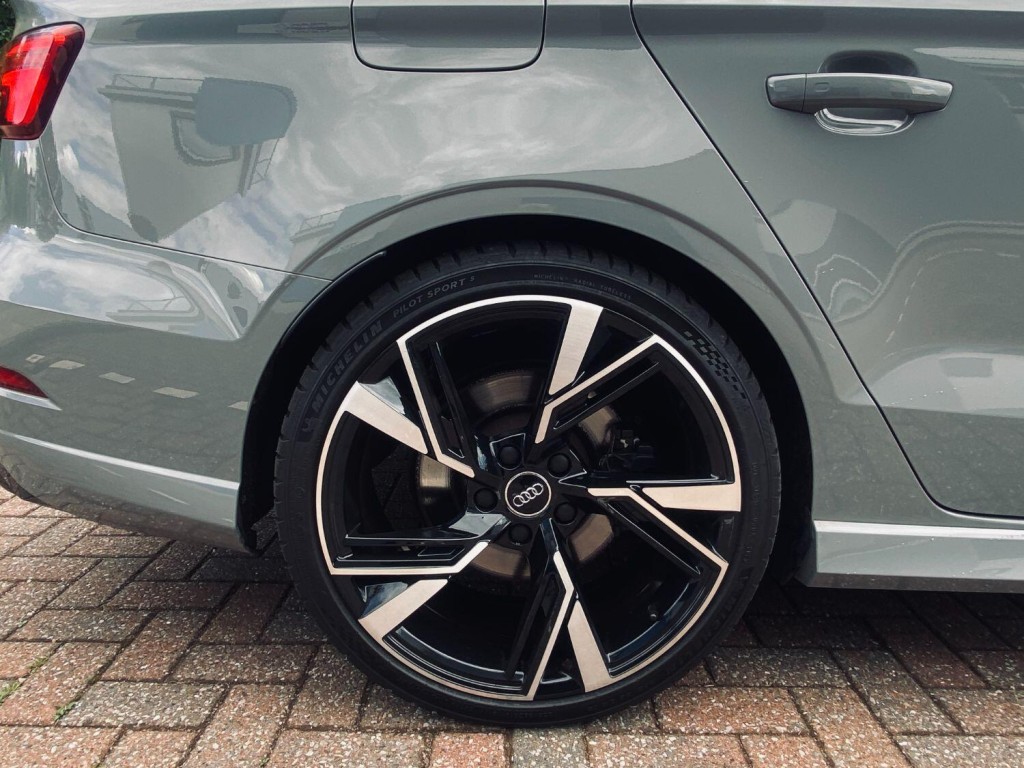 AUDI RS3