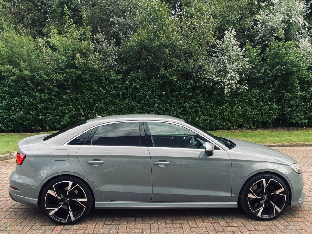 AUDI RS3