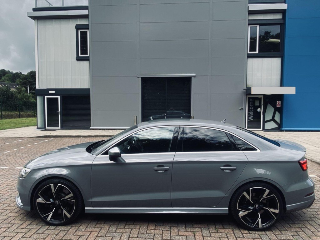 AUDI RS3