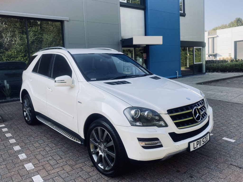 View MERCEDES-BENZ M CLASS 3.0 ML350 CDI V6 BlueEfficiency Grand Edition