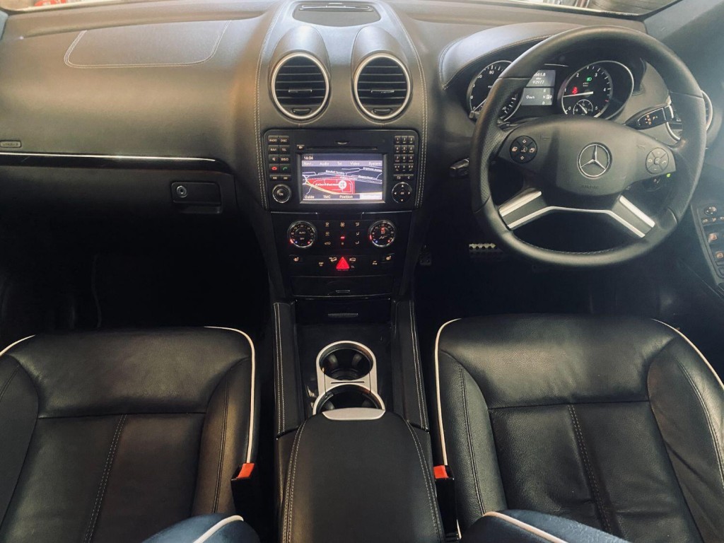 View MERCEDES-BENZ M CLASS 3.0 ML350 CDI V6 BlueEfficiency Grand Edition