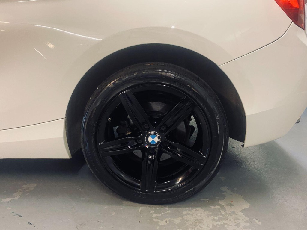 BMW 1 SERIES