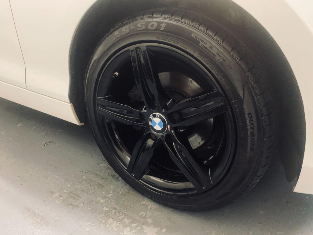 BMW 1 SERIES