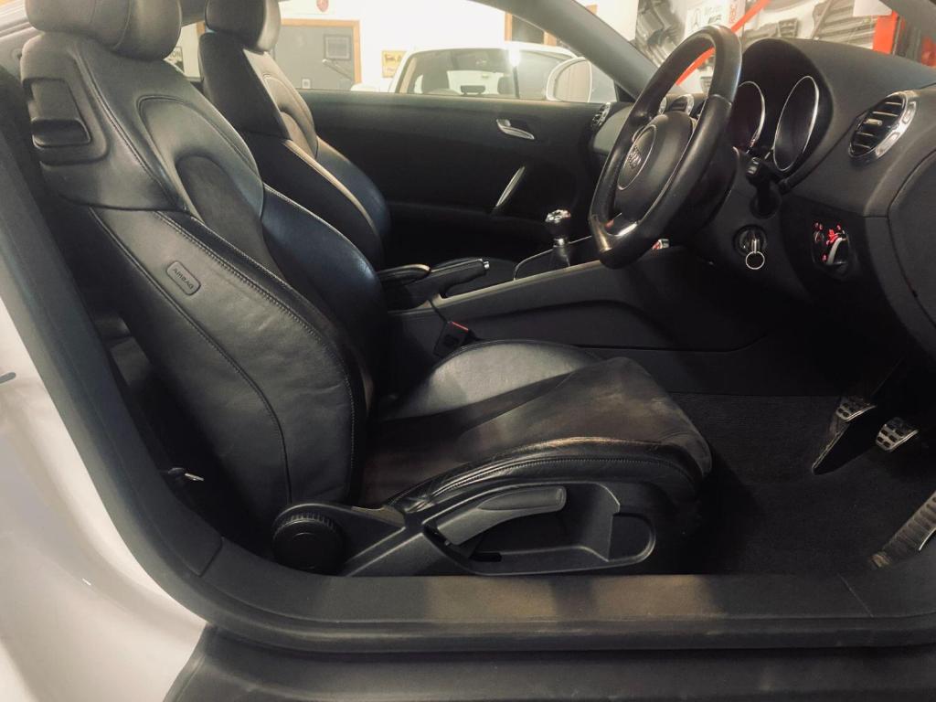 AUDI TT