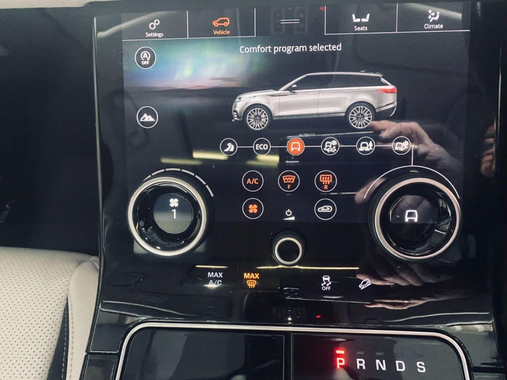LAND ROVER RANGE ROVER VELAR