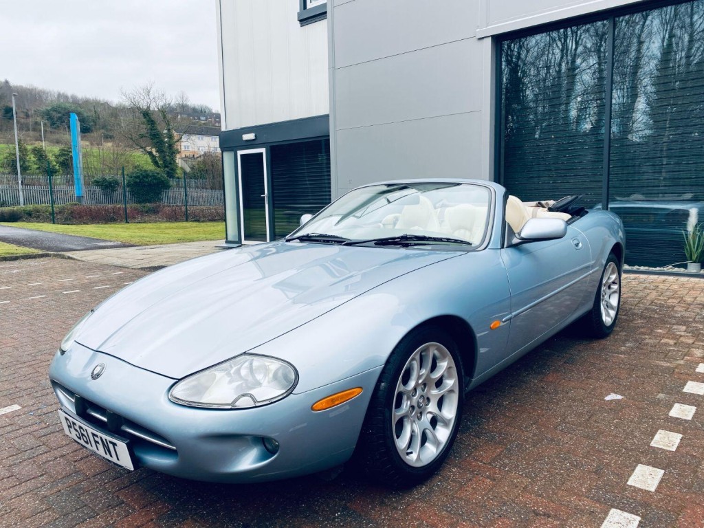 JAGUAR XK8