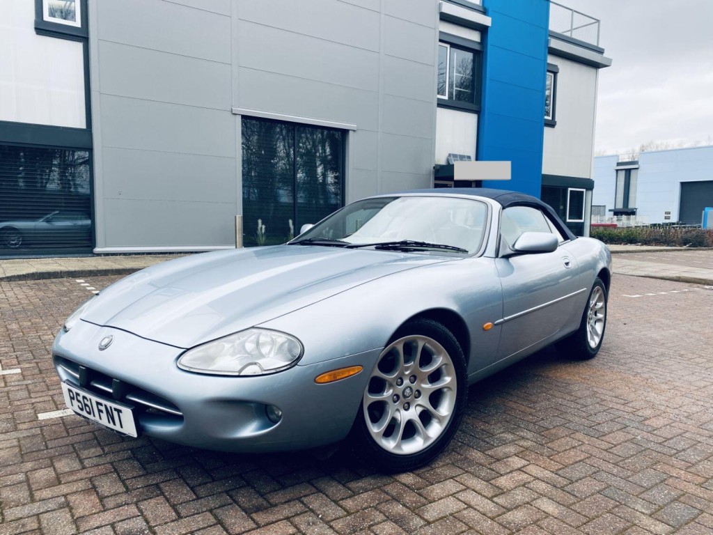 JAGUAR XK8