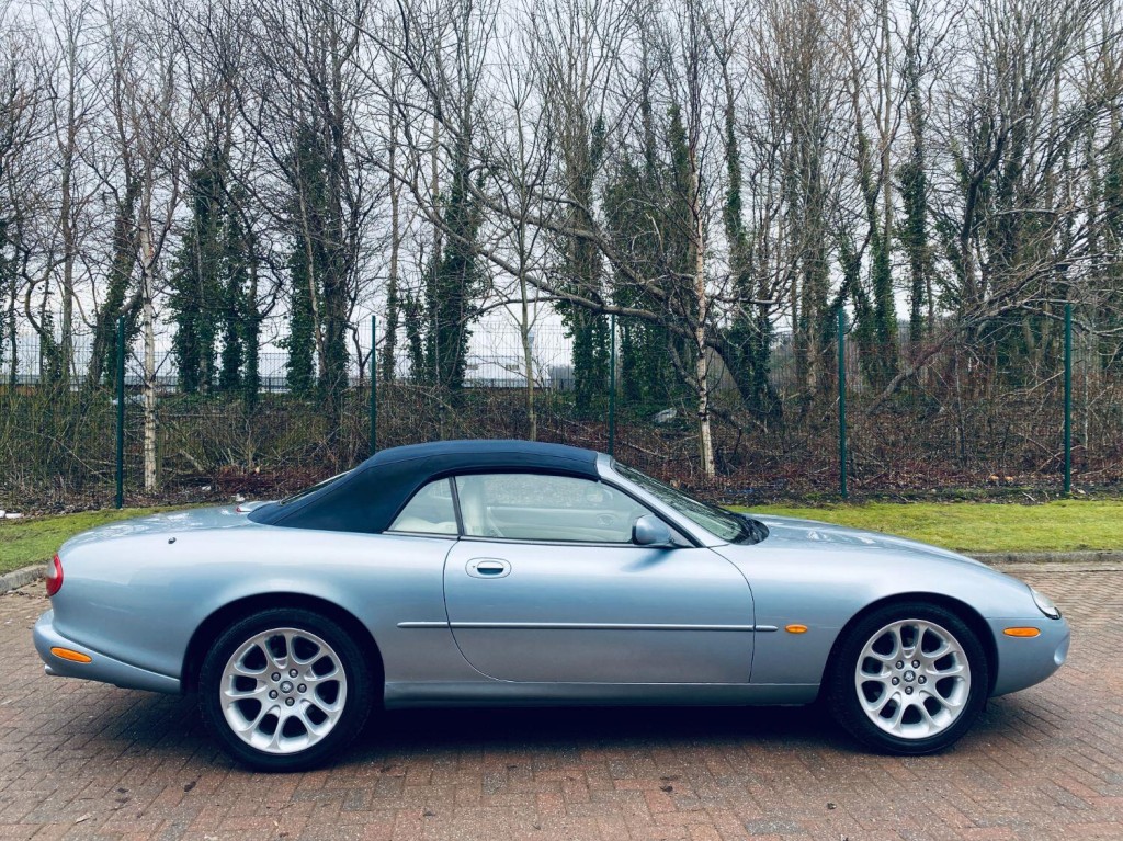 JAGUAR XK8