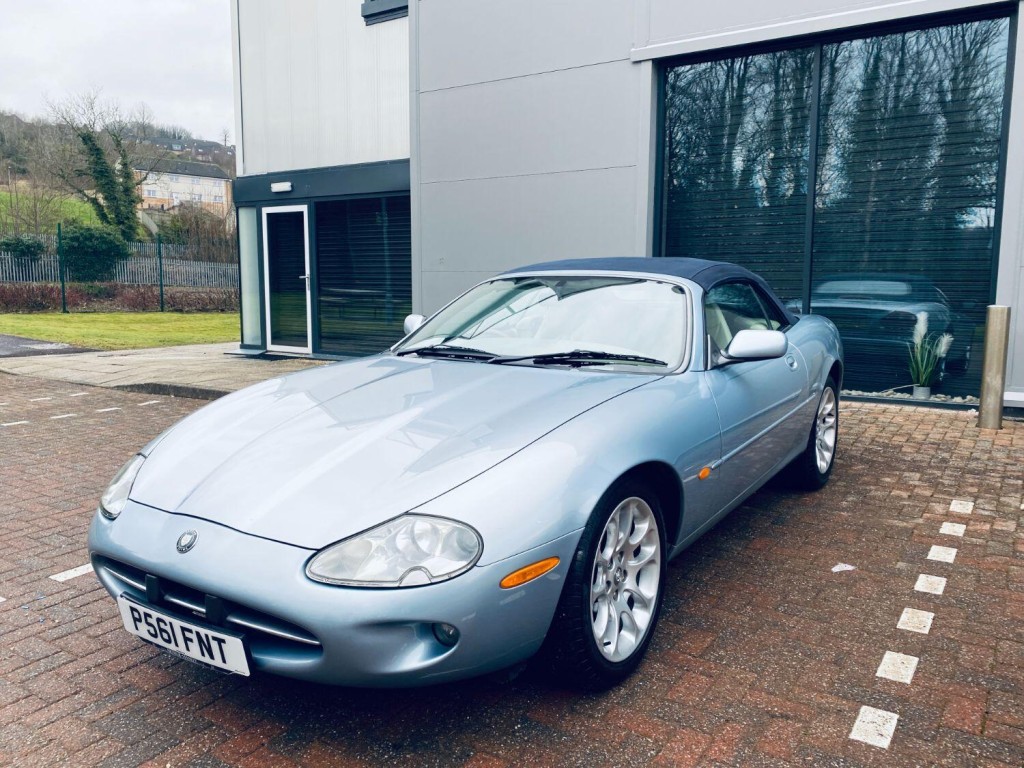 JAGUAR XK8