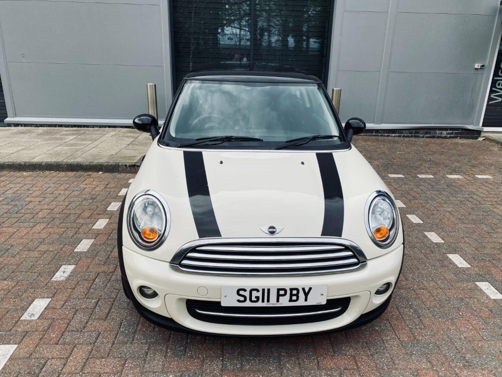 MINI HATCH