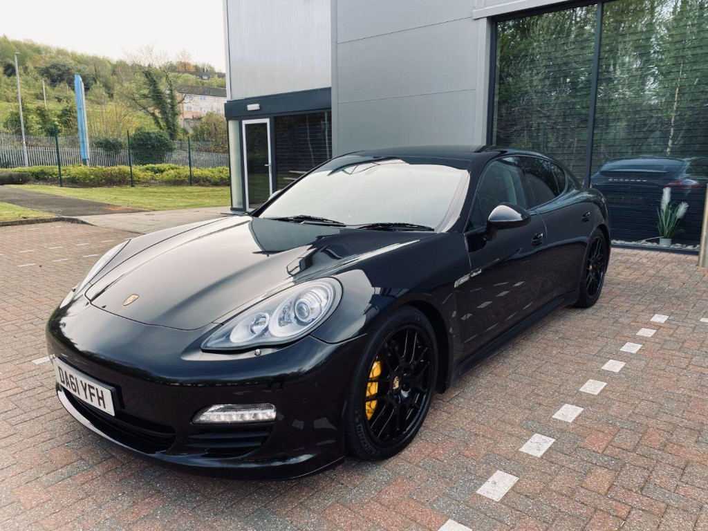 PORSCHE PANAMERA