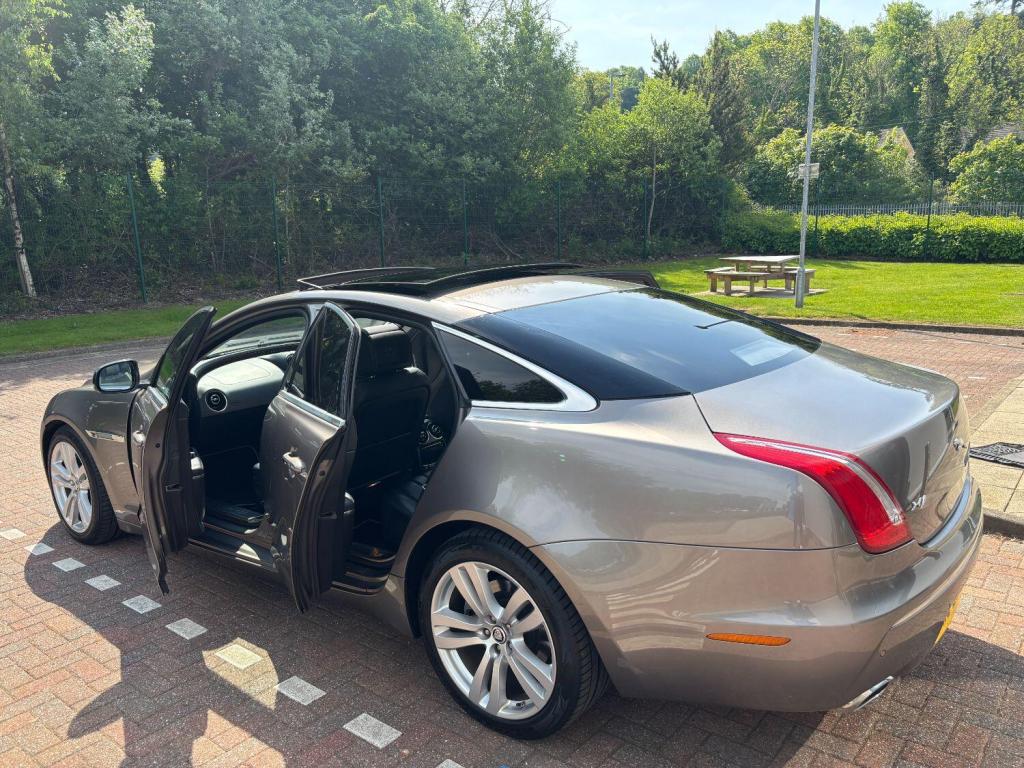 JAGUAR XJ